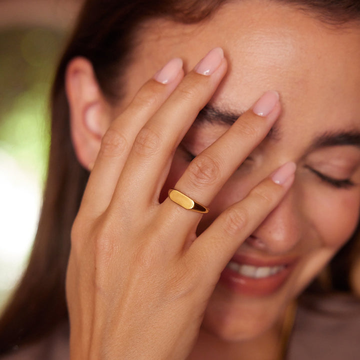 Evie Date Signet Ring