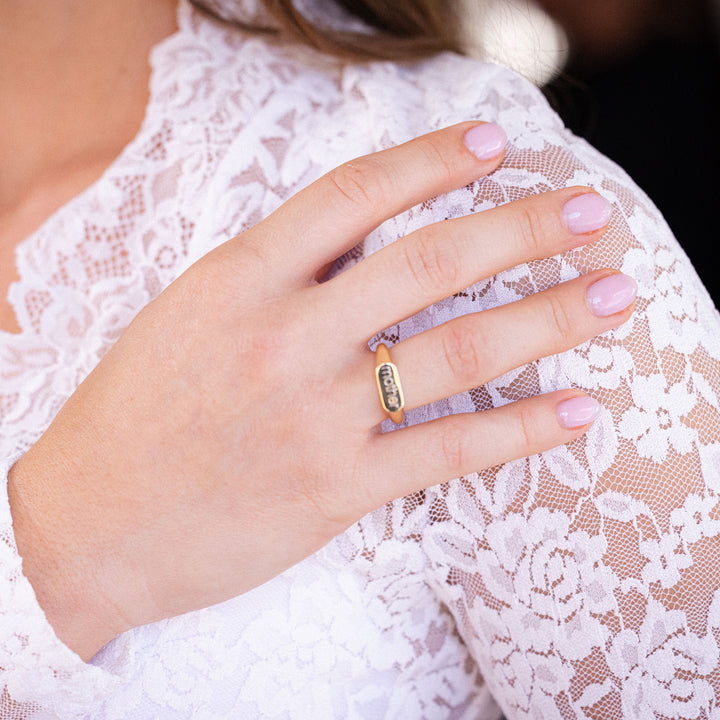 Evie Signet Ring
