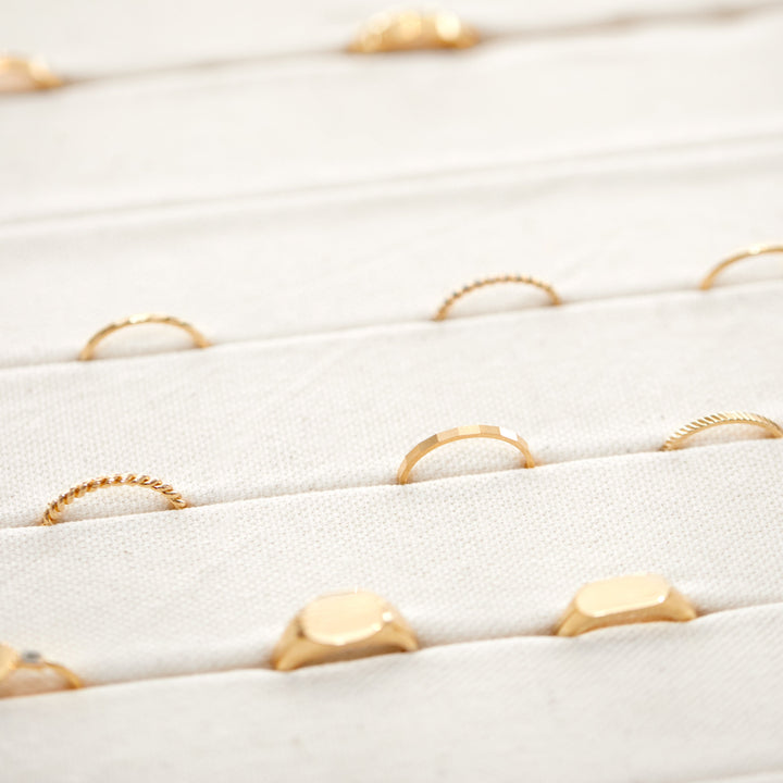 Lucy Extra Thin Ring