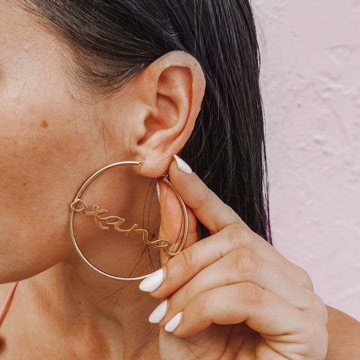  @oxananiki in Nella Nameplate Hoops bu @brookandyork