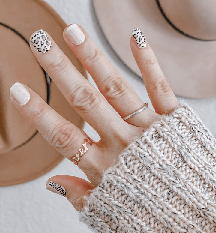  @xomerilee wearing Nella Nameplate Ring by @brookandyork